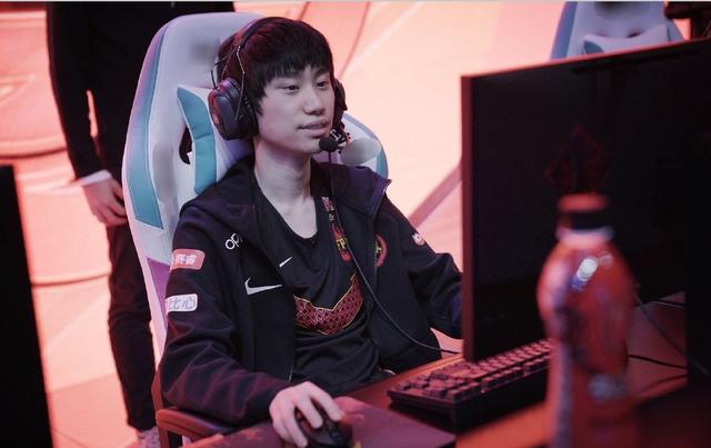 现多样化的 现多样化的