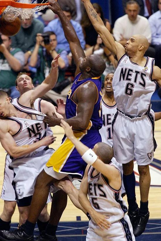 竞争中拔得 竞争中拔得